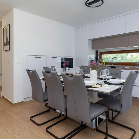 Gorgeous In Holiday home *